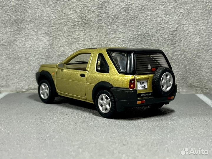 Коллекционная модель Land Rover Freelander 1:43