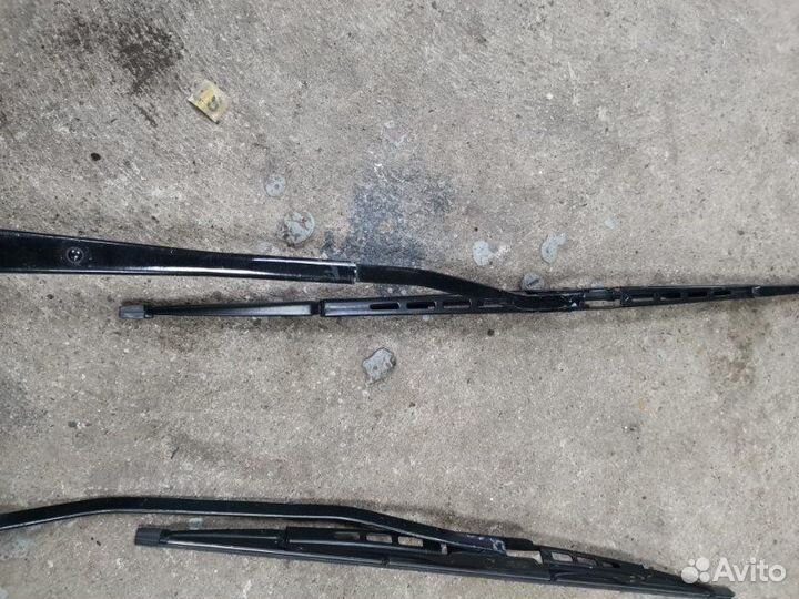 Дворник лобового стекла передний правый Daewoo