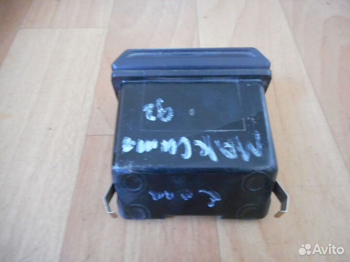 Ящик передней консоли Nissan Maxima (88-94 года) J30