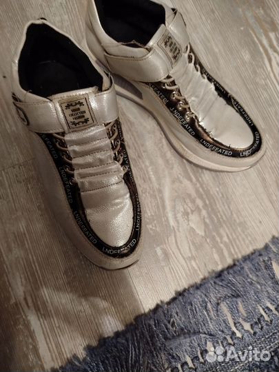 Кроссовки для девочки