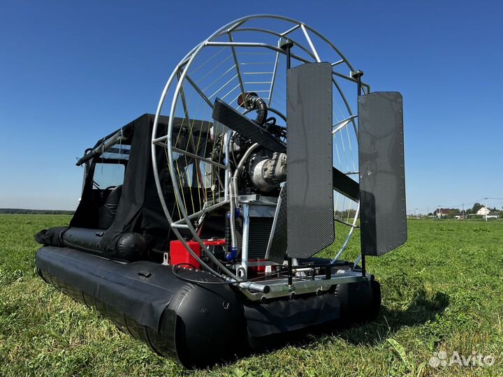 Аэролодка «Бриз 550» 200 л.с