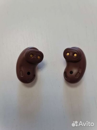 Беспроводные наушники Samsung buds live