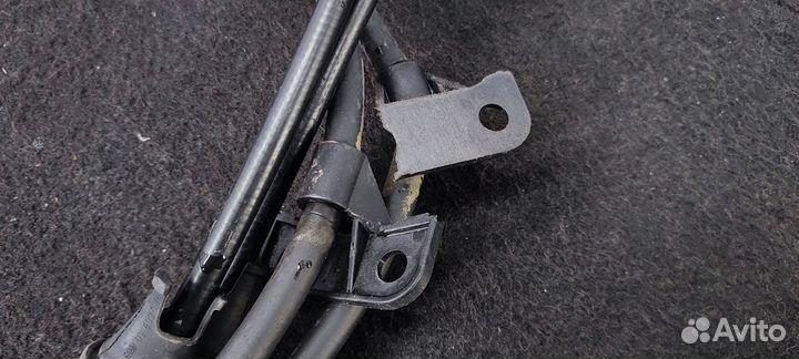 Трос ручника Volvo S80