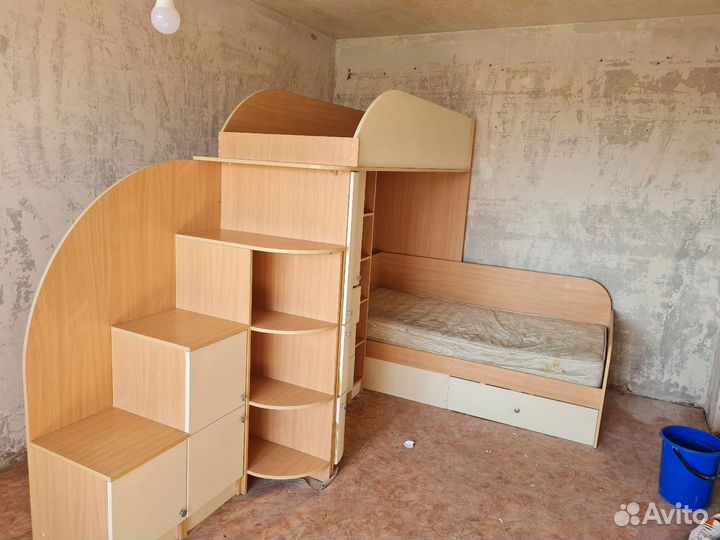 Детская кровать со шкафом