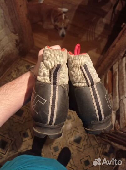 Лыжные ботинки