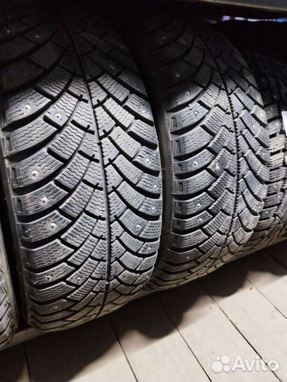 Bfgoodrich G-Force Stud 215/55 R17 98Q