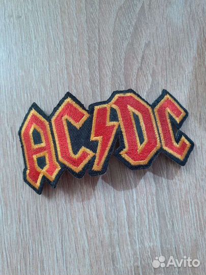 Термоаппликация вышитая