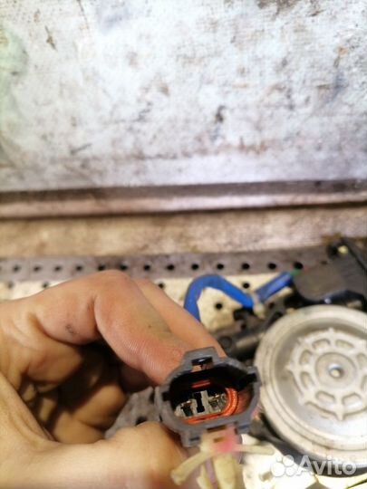 Стеклоподъемник передний правый Kia Sorento 1 2.4