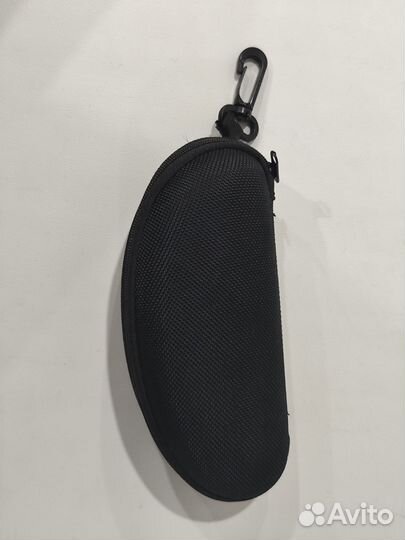 Солнцезащитные очки мужские с футляром на карабине