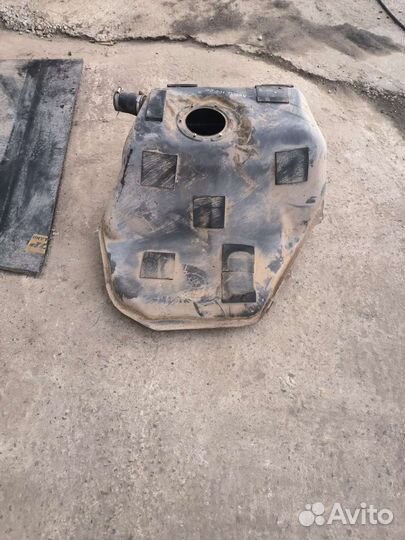 Топливный бак Audi 100 C4