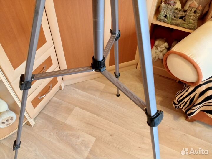 Штатив для фотоаппарата профессиональный