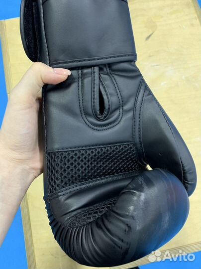 Боксерские перчатки
