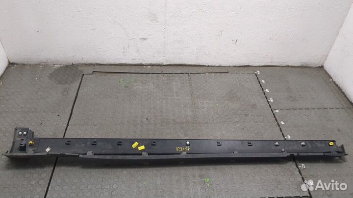 Накладка на порог правая передняя Chevrolet Trailblazer