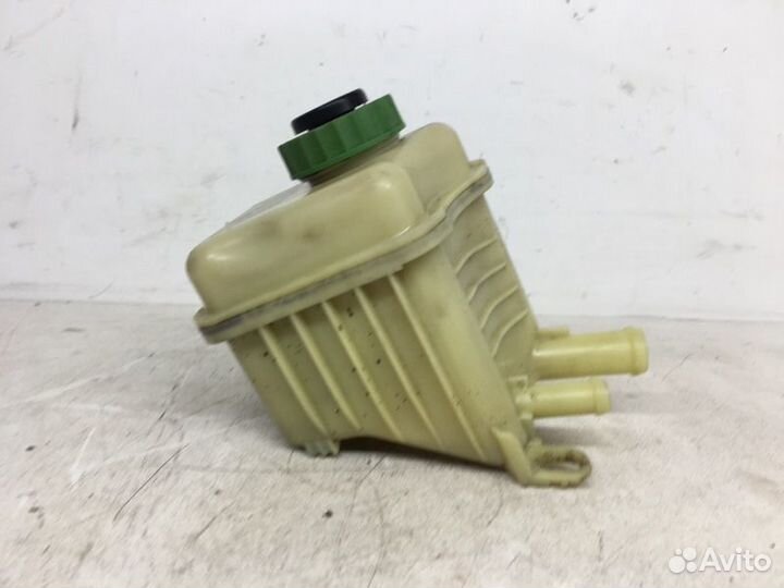 Бачок гидроусилителя Volkswagen Touareg 2 NF 3.0