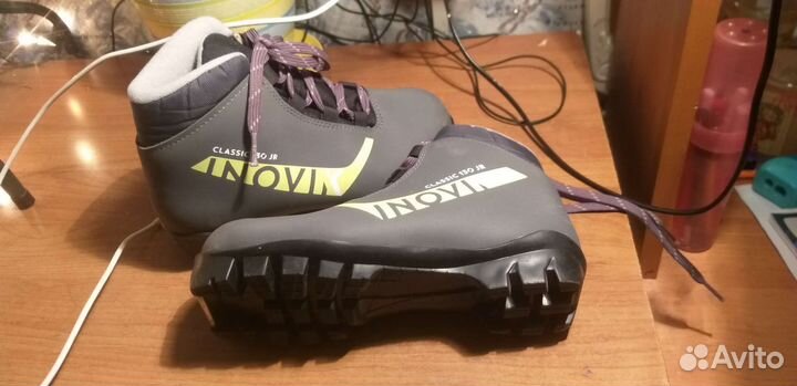 Лыжные ботинки