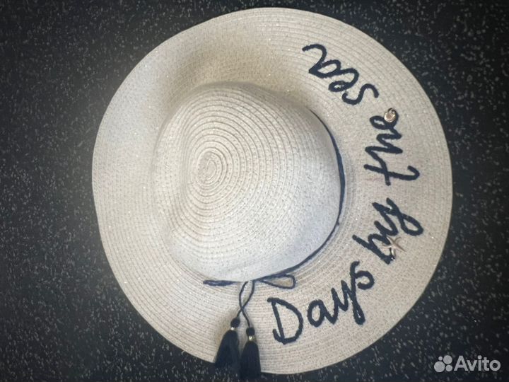 Шляпка - день возле моря