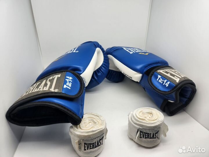 Боксерские перчатки 14 oz Everlast