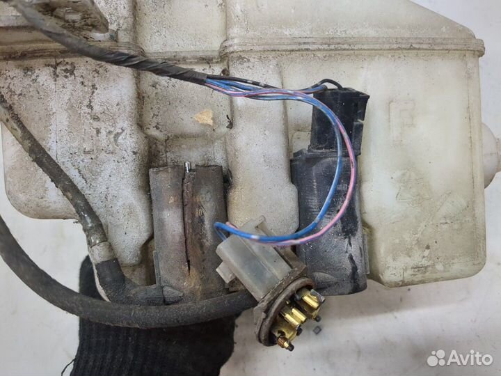 Бачок омывателя Mazda 323 (BJ), 1999