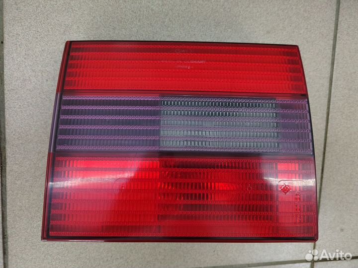 Фонарь крышки багажника левый Volkswagen Passat B4