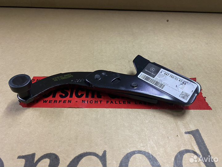 Каретка двери Mercedes W447