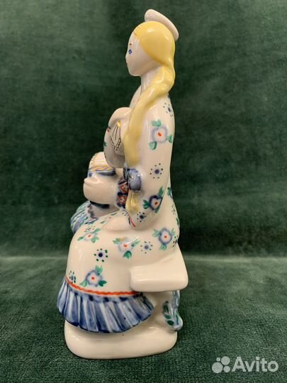 Фарфоровая статуэтка времен СССР Посиделки Киев