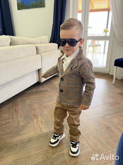 Костюм нарядный на мальчика