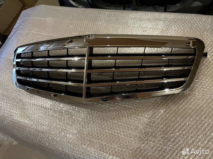 Облицовка радиатора Mercedes W212 дорест AMG