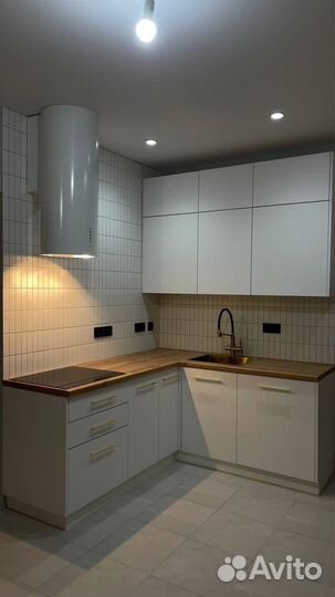 Угловая кухня в наличии