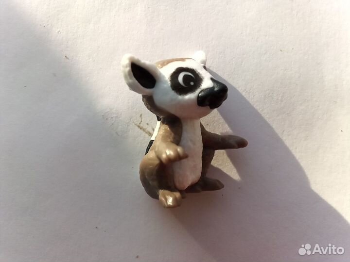 Киндер игрушки много