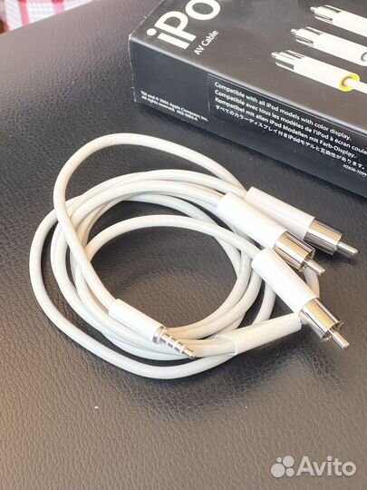 Apple iPod AV Cable M9765GA кабель для iPod, iPhon