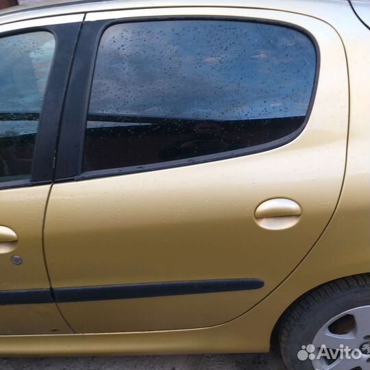 Дверь задняя peugeot 206