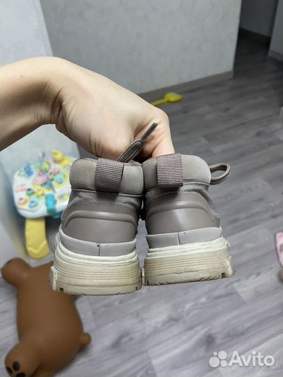 Ботинки для девочки zara