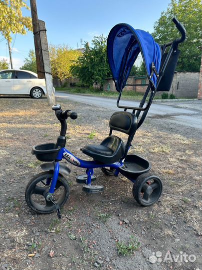 Детский велосипед с ручкой