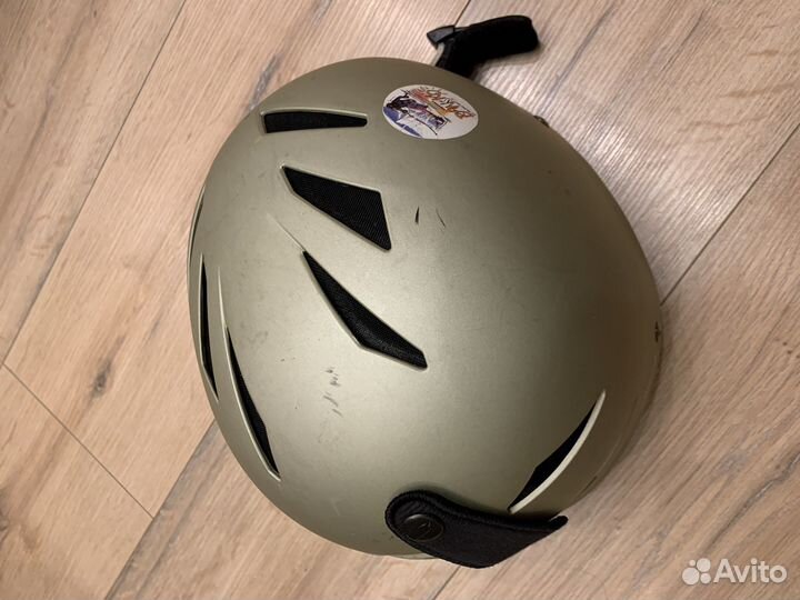 Горнолыжный шлем