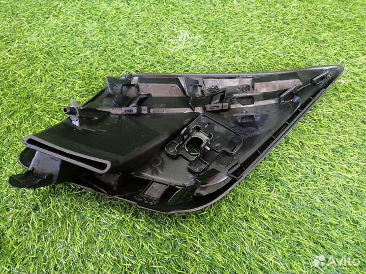 Решетка в бампер правая Lexus Nx200 Z10 2018