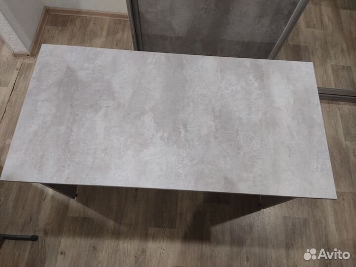 Письменный стол