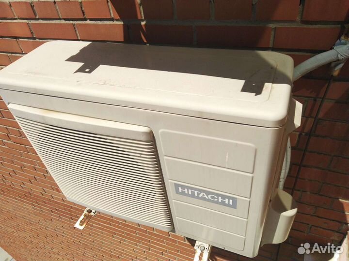 Hitahi внешний блок сплитсистемы б/у два сезона