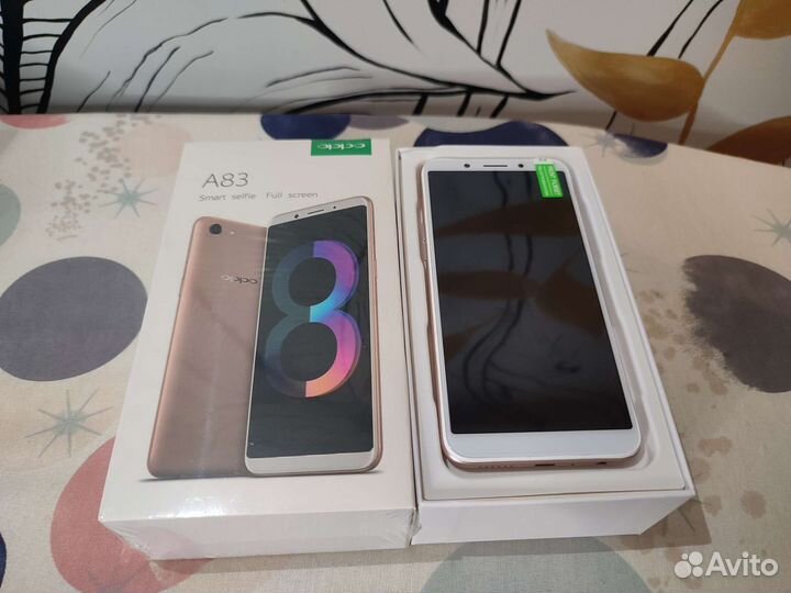 Смартфон Oppo A83