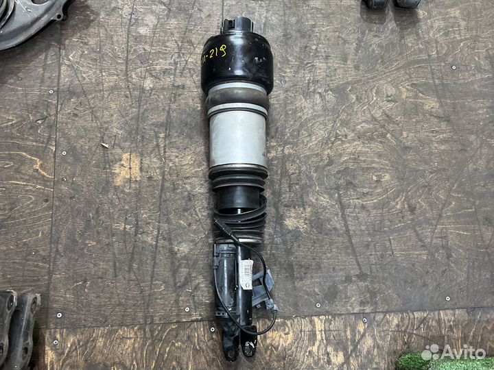 Комплект амотризаторов на Mersedes w219 w211