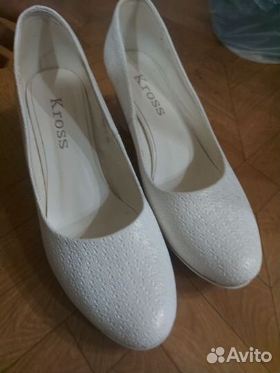 Туфли белые 38