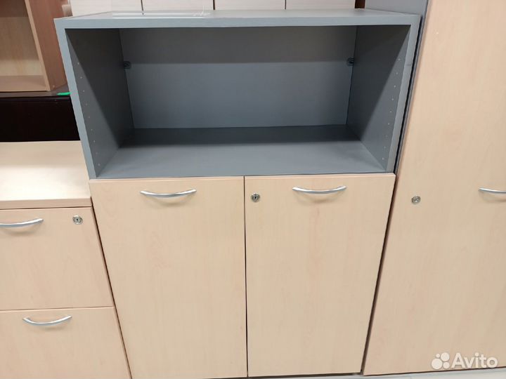 Много корпусной мебели б.у