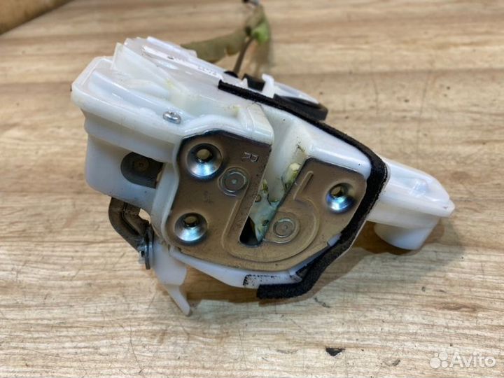 Замок двери передний правый Mazda Mazda6 GJ 2.2