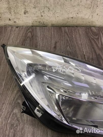 Фара передняя правая Opel Insignia хетчбэк 5-ти