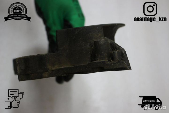 Нижняя крышка грм Renault Symbol 2 K4J712