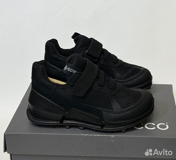 27 Кроссовки Ecco Biom