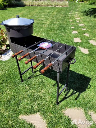 Мангал с казаном и шампурами