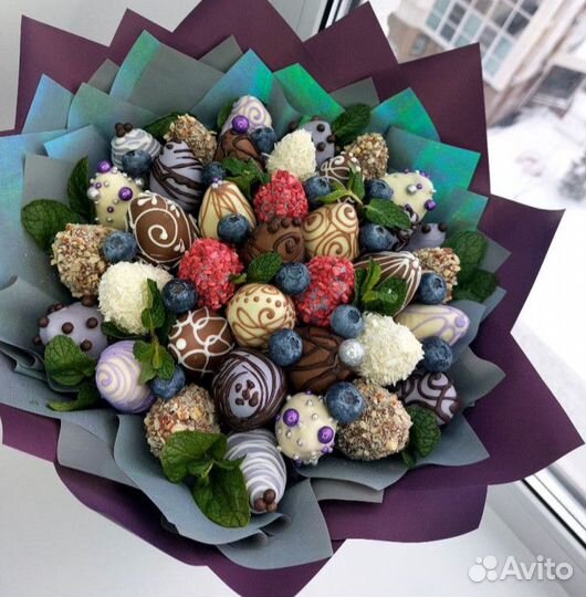 Клубничный букет с голубикой и мятой арт. 3283 в Х