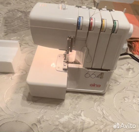 Швейная машина оверлок