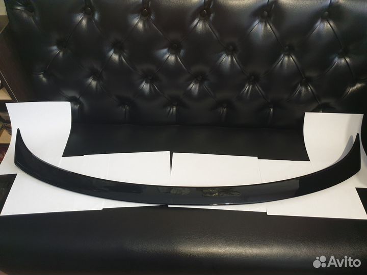 Спойлер крышки багажника Toyota Camry V70