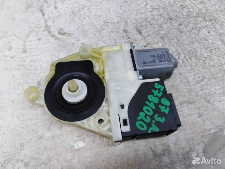 Моторчик заднего левого стеклоподъемника